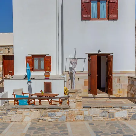 Armonia Studios, & 4*