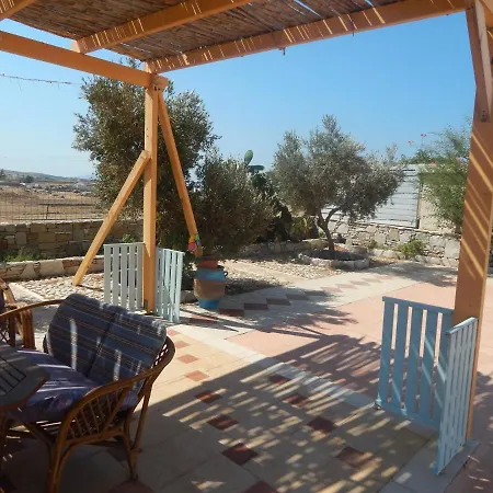 Armonia Studios, & Bed & Breakfast Mikri Vigla