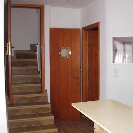 Armonia Studios, & לינה וארוחת בוקר 4*