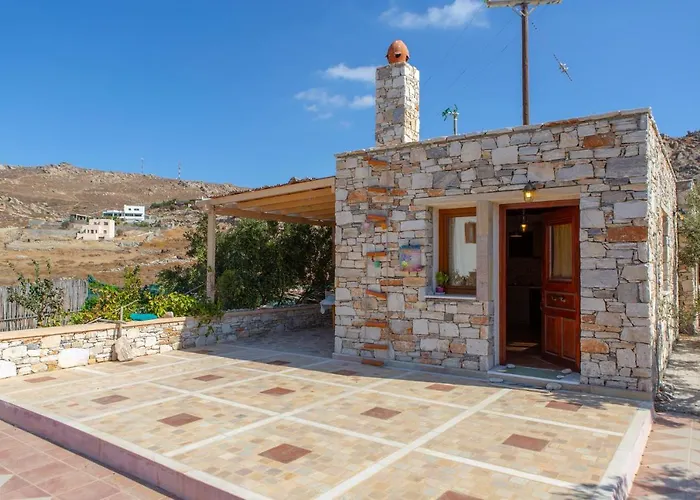 Armonia Studios, & 4* Mikrí Vígla