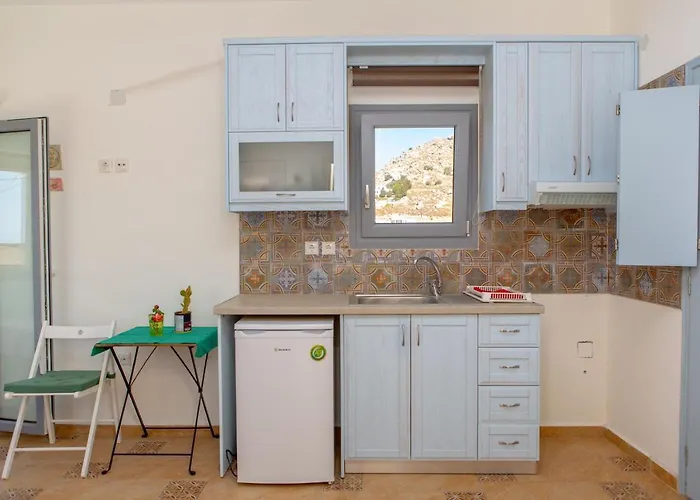 Armonia Studios, & Panzió 4*