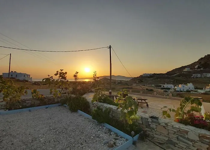 Armonia Studios, & Mikrí Vígla