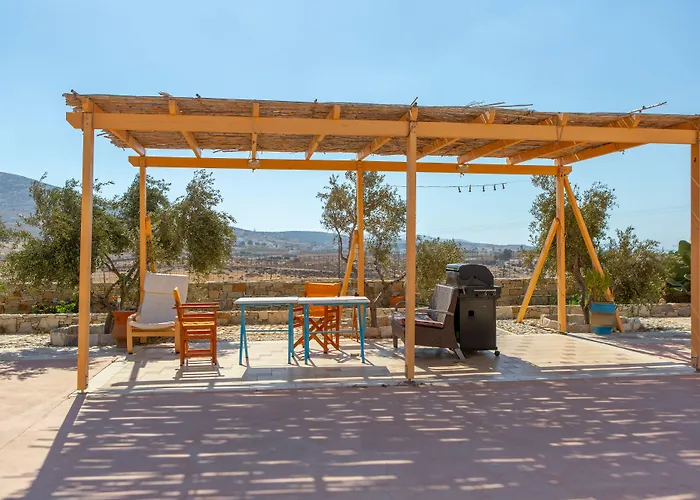 Armonia Studios, & 4* Mikrí Vígla