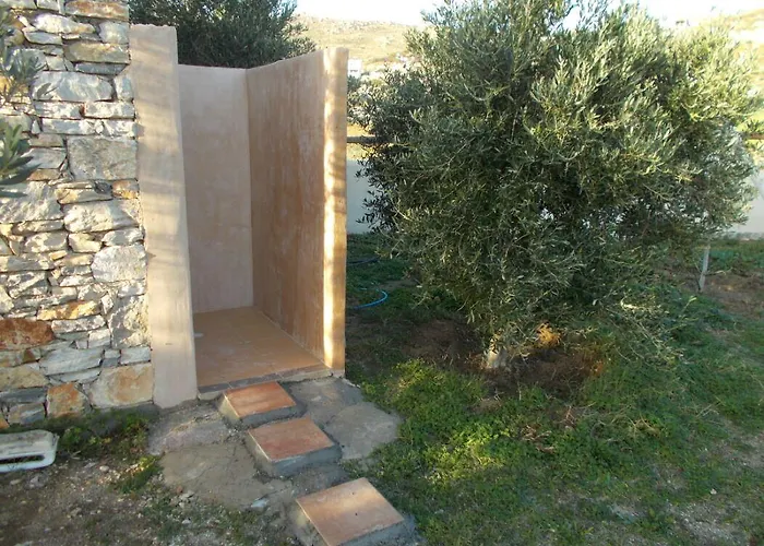 Armonia Studios, & Panzió Mikrí Vígla