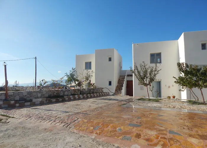 Armonia Studios, & Mikrí Vígla