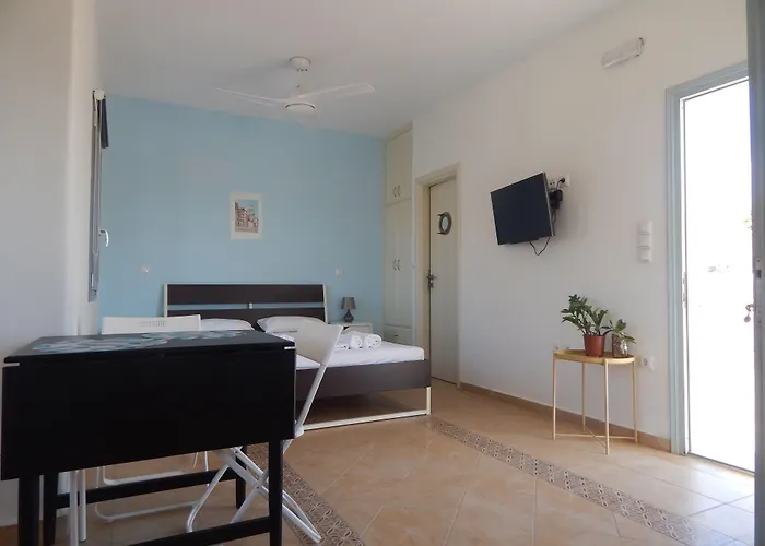 Armonia Studios, & Panzió 4*