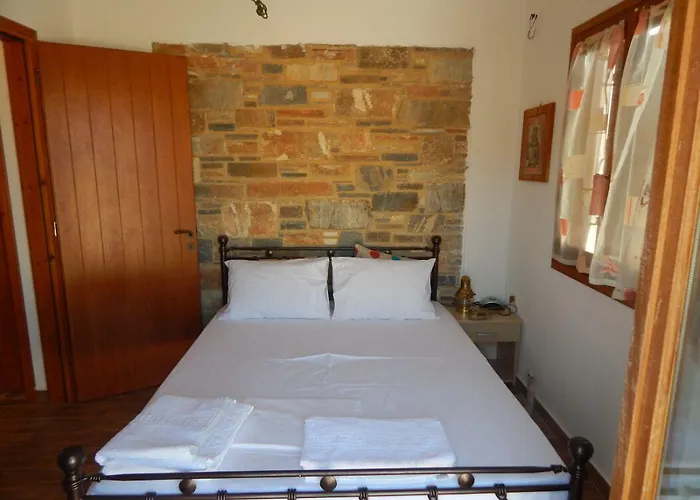 Armonia Studios, & 4*