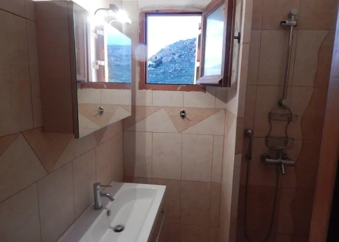 Armonia Studios, & Mikrí Vígla