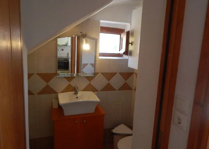 Armonia Studios, & 4* Mikrí Vígla