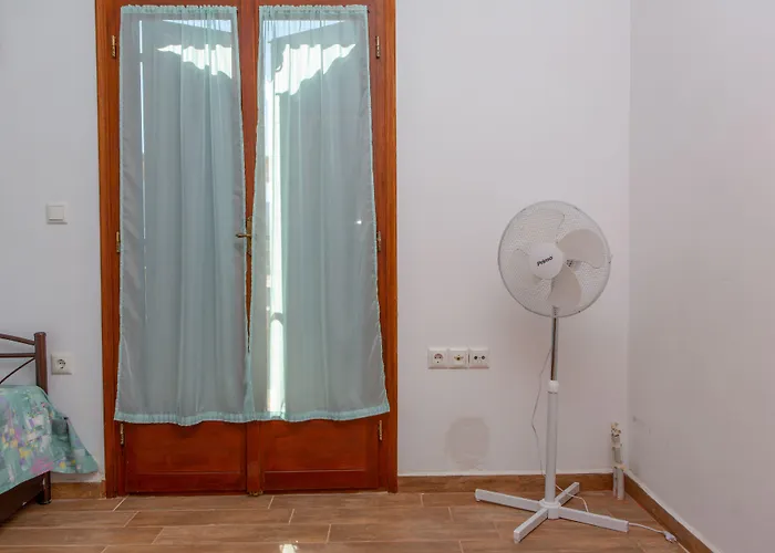 Armonia Studios, & Mikrí Vígla