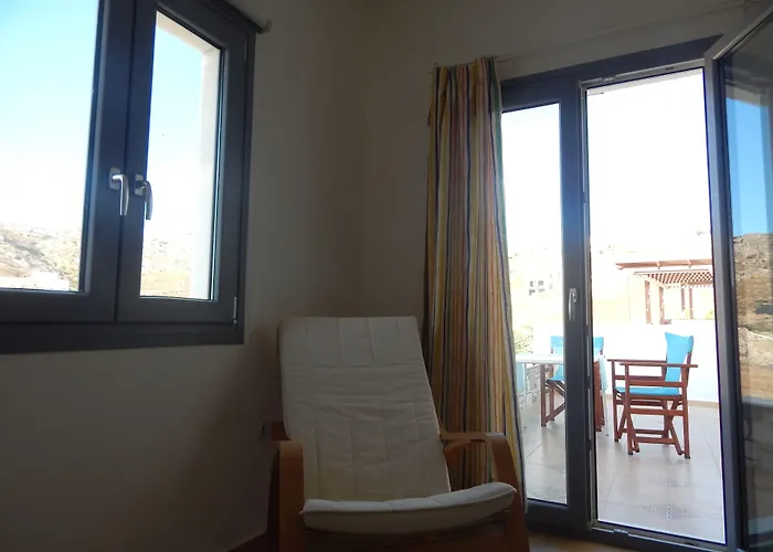 Panzió Armonia Studios, & Mikrí Vígla